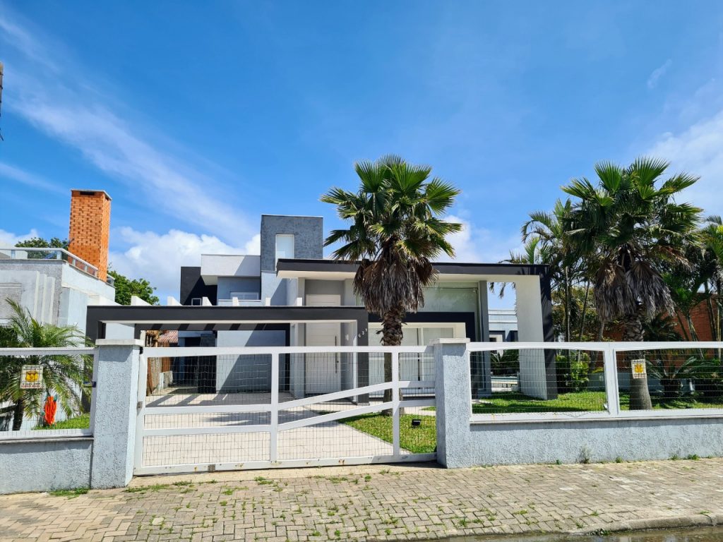 Casa em Xangri-lá – 5 Suítes