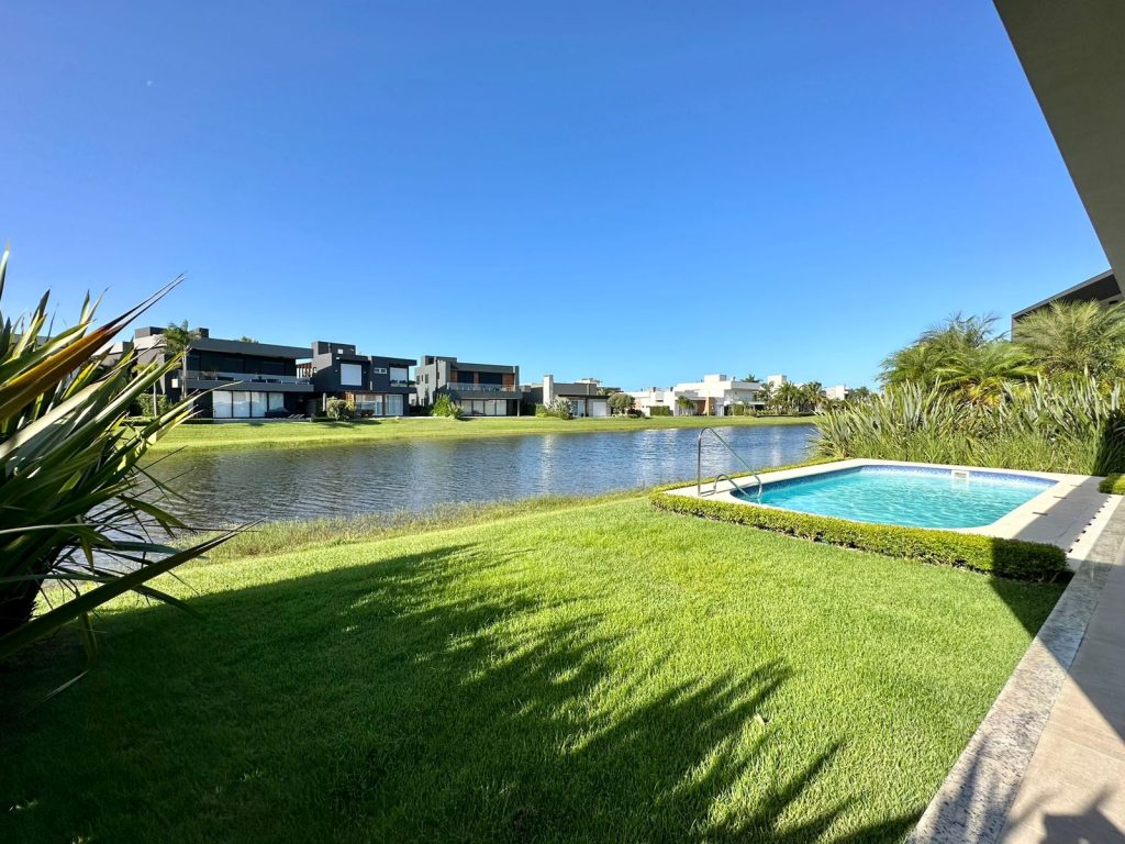 Beira Lago no Enseada