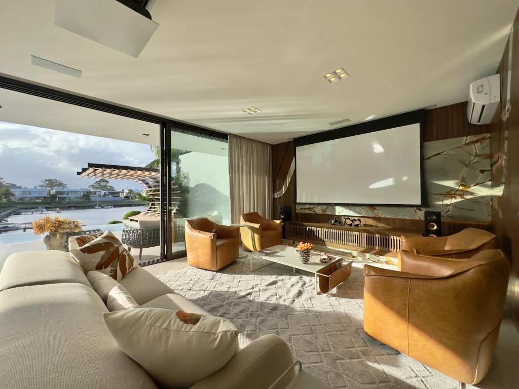 MANSÃO À VENDA  COM VISTA INCRÍVEL  CONDOMÍNIO VELAS DA MARINA